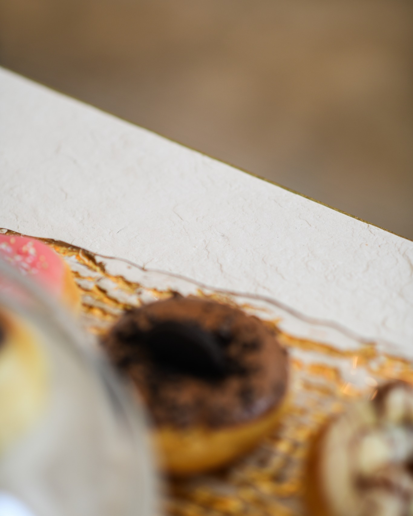 La feuille de pierre peut aussi sublimer vos comptoirs 🤩
@redcookiebrand a choisi notre feuille de pierre Ice Pearl pour habiller son espace, le résultat ? Un comptoir à la fois élégant, épuré, moderne et naturel. 🖤
On adore le rendu final ! Et vous ?
#natureenergy #macazin #iledelareunion #feuilledepierre #feuilledepierre974 #realisationclient #coffeeshop #saintgilleslesbains