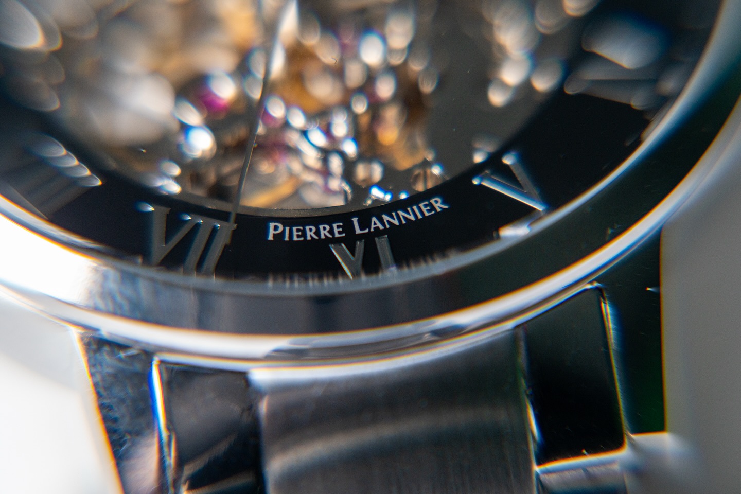 ✨ L’élégance dans les détails ✨Sublimer une montre, c’est bien plus que capturer l’heure : c’est révéler son histoire, ses lignes et sa lumière.
Ici, la Pierre Lannier devient le reflet d’un savoir-faire… et de ma passion pour la photographie de produits.📸 Je crée des visuels qui donnent envie, qui mettent en valeur et qui transforment un objet en véritable coup de cœur.👉 Marques, artisans, créateurs : vos produits méritent d’être photographiés avec la même attention au détail.💡 Envie de donner une nouvelle dimension à vos visuels ? Contactez-moi pour collaborer.#watch #pierrelannier #photo #fyp