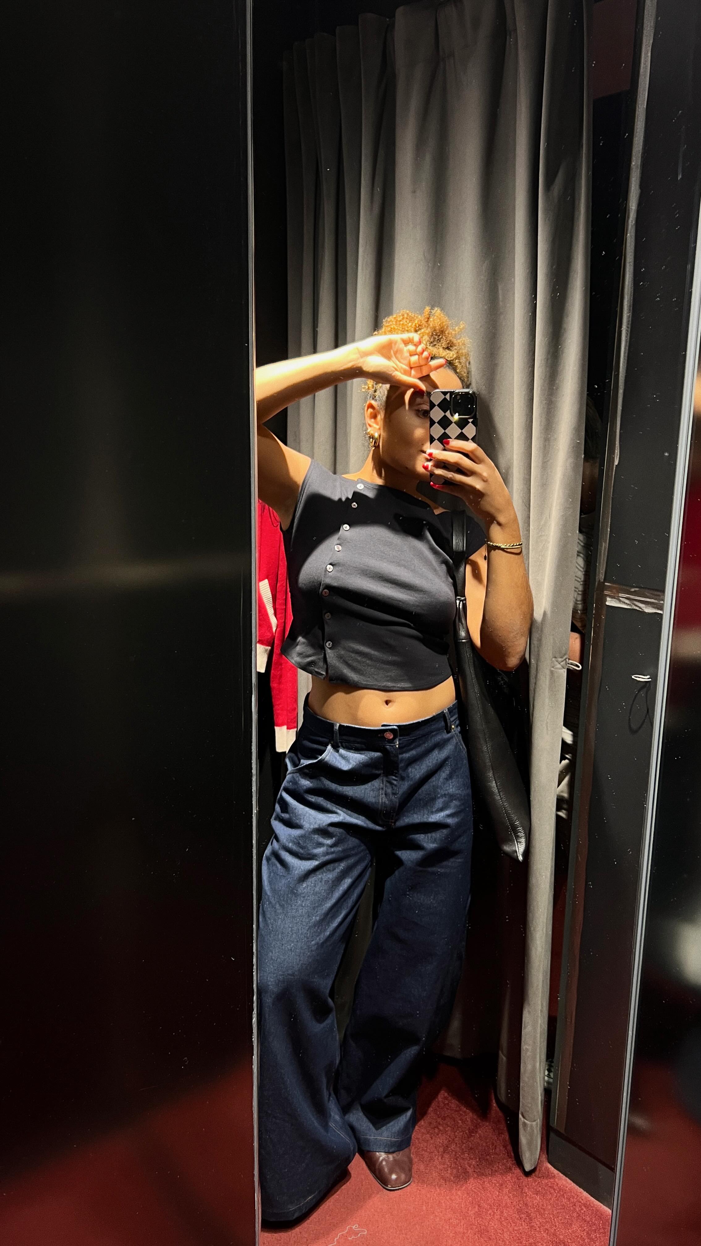 Un jean, 3 tailles 👖
Vous les portez plutôt « true to size » (pile à votre taille) ou plutôt « oversized » ?
Notre Comfy Denim disponible du 34 au 44 💘