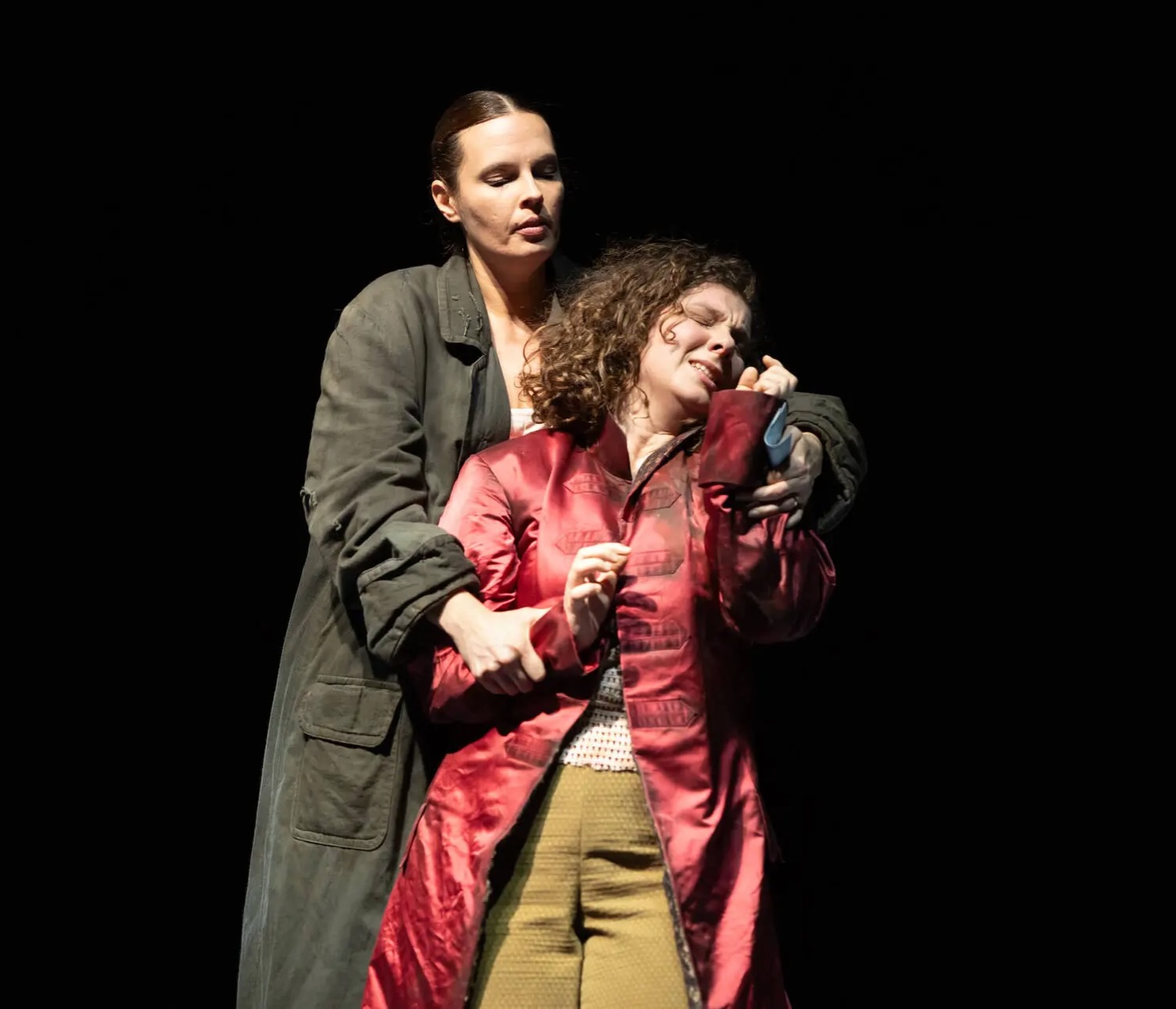 Today is the day 🤯🤩😱
Dialogues des Carmélites at the @staatstheatersaarland opens tonight ✨ A big Toi Toi Toi to everyone involved!! It has been a privilege to spend the past six weeks working on this extraordinary music and story with such a dedicated team.
Conductor @sebastienrouland
Stage Director Michael Schulz
Set Design Dirk Becker/Frank Fellmann
Costume Design Martina Feldmann
Lighting Design Patrik Hein
Video Design Paul Veritas Pillong
Dramaturgy @frau_schulze__
Chorus Master @mauro.barbierato
Marquis de la Force KS Stefan Röttig
Blanche de la Force 😇
Chevalier de la Force @taejun.sun
Madame de Croissy @hadostur
Madame Lidoine @jessica_muirhead
Mère Marie @carmenseibelmezzosoprano
Sœur Constance @betti.bauer.sopran
Mère Jeanne KS Judith Braun
Sœur Mathilde @clarasophie_mezzo
L’aumônier KS Algirdas Drevinskas
First Commissioner Taejun Sun
Second Commissioner / Thierry / Javelinot / Gaoler / Officer @chenyanchengbariton
11 Carmélites Women’s choir
Saarländisches Staatsorchester
Opera Chorus & Extra Chorus
📸 Pedro Malinowski