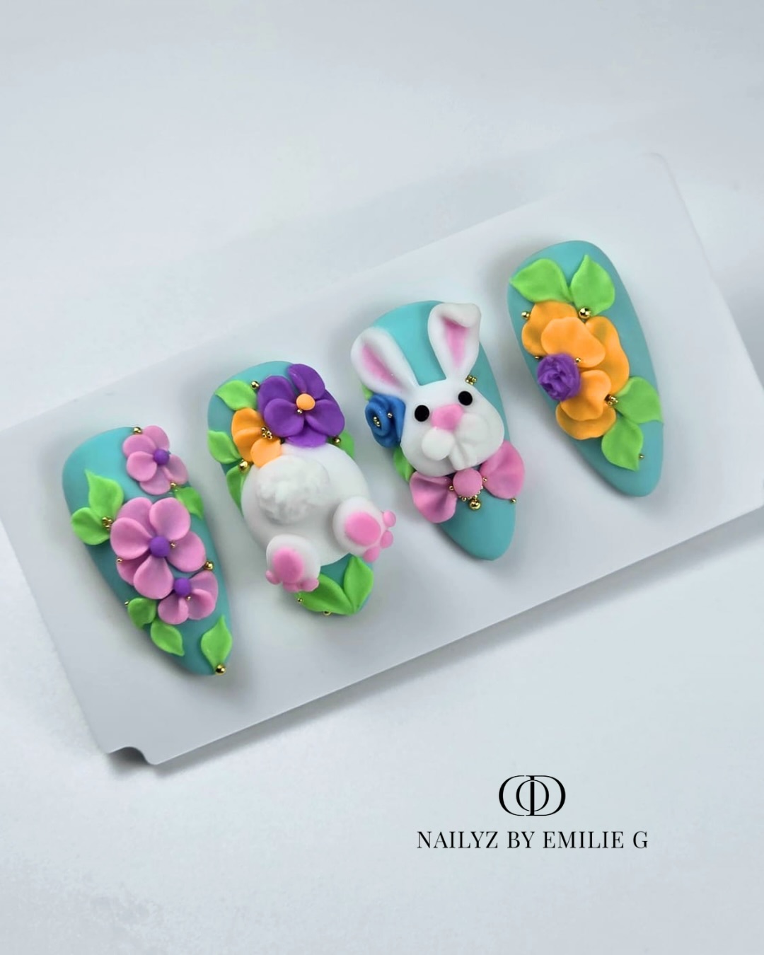 3D & pigments néon : un vrai game changer 💥🌈 Saviez-vous que vous pouvez utiliser nos pigments néon pour colorer votre gel 3D blanc ? Le résultat : des créations ultra vibrantes, pleines de relief et de peps ✨ Notre formatrice Émilie vous donne un aperçu des possibilités avec ces capsules sur le thème de Pâques 🐰🌸 Une explosion de couleurs et de créativité qui ne passe pas inaperçue 💛 De quoi laisser libre cours à votre imagination… 🔥 Alors, tenté(e) par la technique ? 💫 Produis utilisés : 🐇 My color Fresh 🐇 Gel 3D White + Pigment néon Pink - Yellow - Orange - Blue - Purple Retrouvez tous les produits sur notre sur notre site et en boutique : 📍 6 Chemin du Pastel, Villefranche-de-Lauragais (31) #codnailsystem #springnails #nailartaddict #nailartist easternails