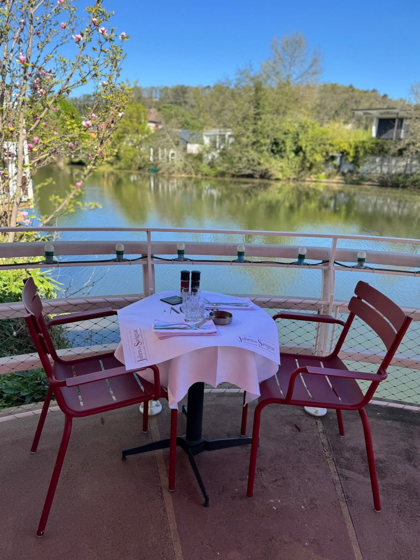 Un week-end qui s’annonce ensoleillé ☀️
On va être bien en terrasse !!! On vous accueille pour le déjeuner, le goûter et le dîner…
À tout à l’heure 🥰