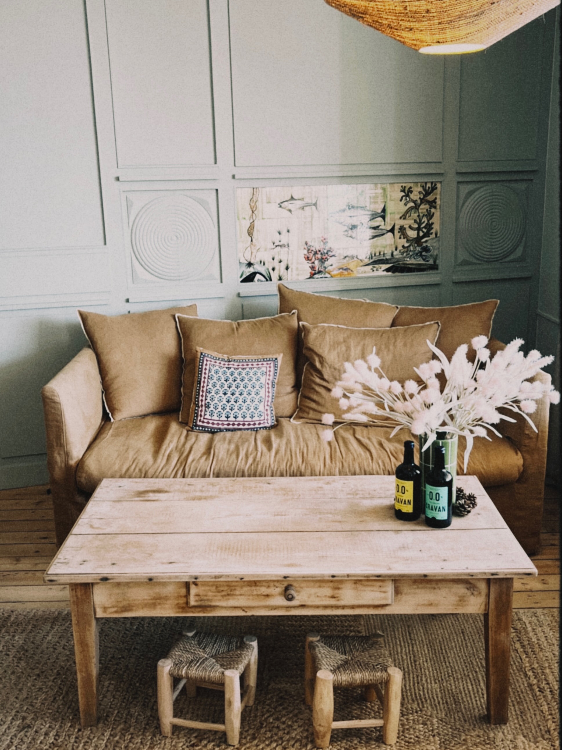@cravanparis x @hotelbellevuebrehat
Cet été, lors de votre arrivée à l’hôtel, découvrez les créations sans alcool de @cravanparis dans le salon du Bellevue
Comme à la maison, servez-vous et dégustez votre apéritif sur le canapé ou face à la mer…
Cocktails sans alcool prêts à servir - pétillant citron gingembre 🍋 mélisse et orties 🍃
Collaboration commerciale